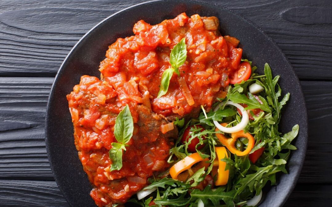 Carne alla pizzaiola: la ricetta originale napoletana con il mio segreto per un risultato supremo